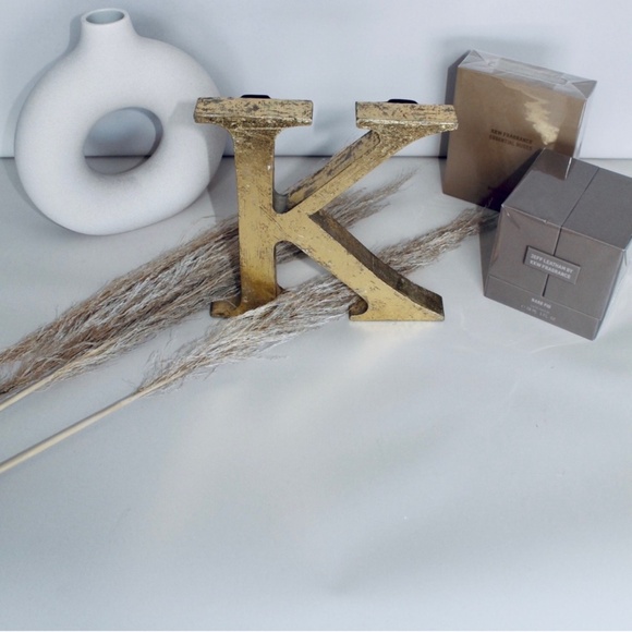 DECOR Distressed Gold ‘K’ Letter - Picture 2 of 4